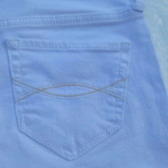 Abercrombie Kids Girls Bermuda Shorts Distressed White Denim Size 12 - Picture 7 of 10